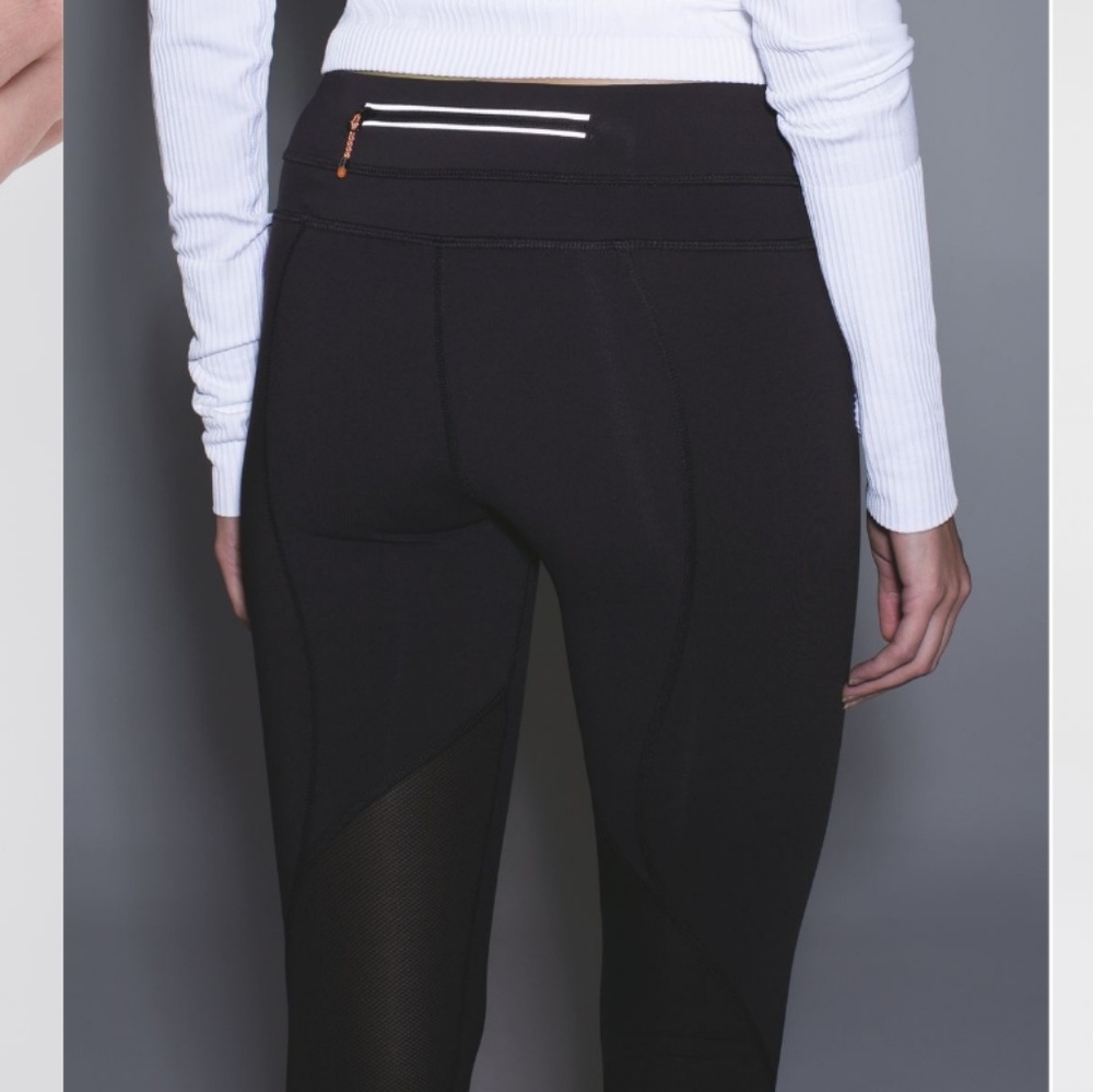 Lululemon Run Inspire II woth block-it Pocket